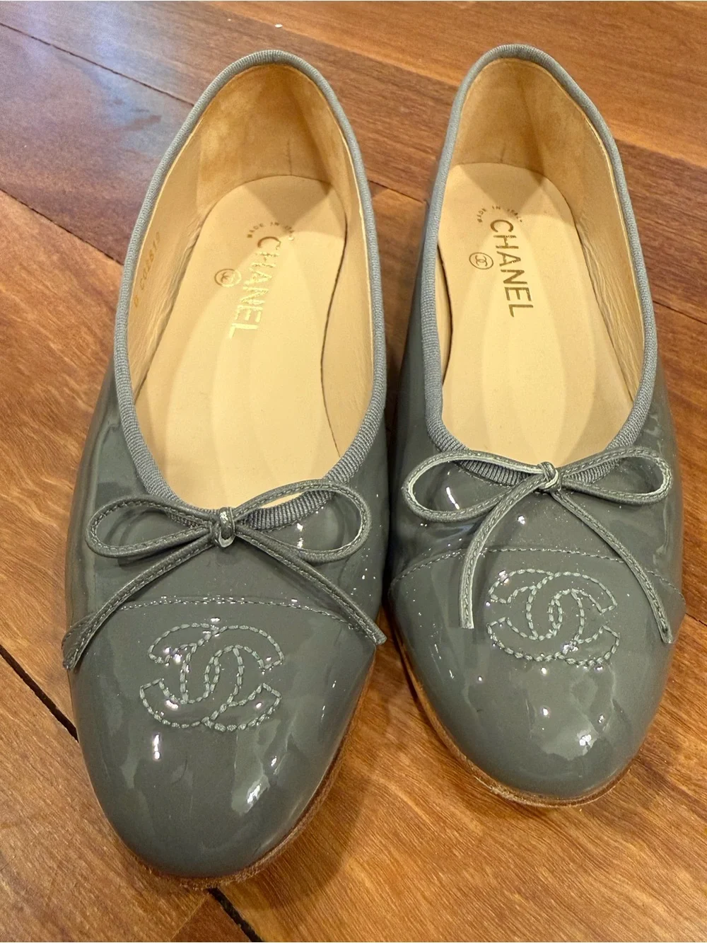 CHANEL Patent Calfskin Leather Ballerina ballet Flats Quilted Toe Authentic 38.5